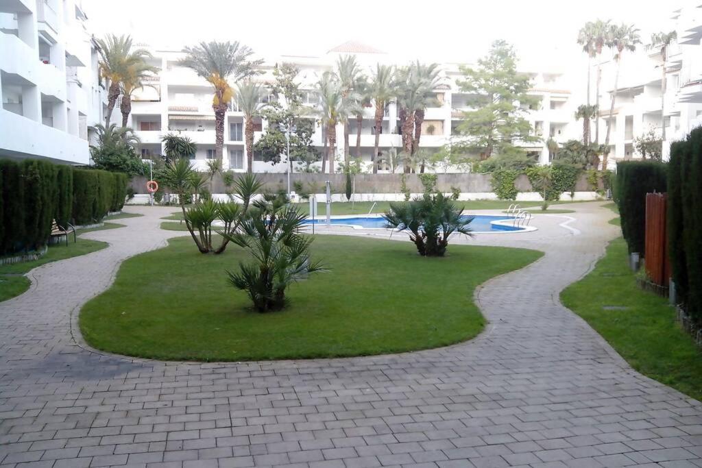 Bonito Apartamento De 3 Hab. Con Jardin روساس المظهر الخارجي الصورة